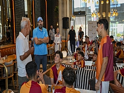 POLAT VAKFI, GALATASARAY NUSAYBN SPOR OKULLARI RENCLERN STANBULDA AIRLADI